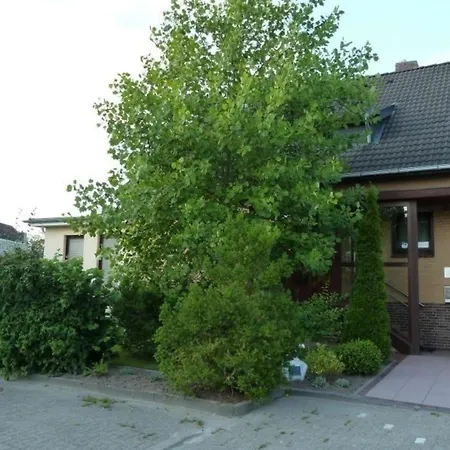 Ruhige Mit Balkon Und Parkplatz 아파트